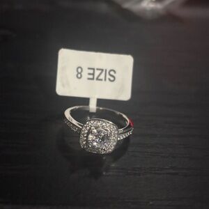 Elegant Silver Ring with Clear Gemstone